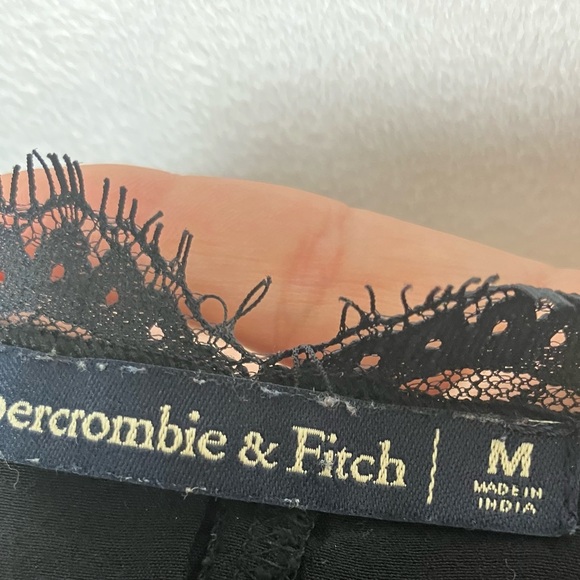 Abercrombie And Fitch Black Camisole Lace Size Medium Tank 90’s Y2K Viscose - Picture 5 of 7